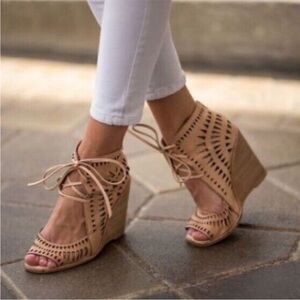 Jeffrey Campbell Rodillo Lace Up Peep Toe Wedges Nude Tan size 8